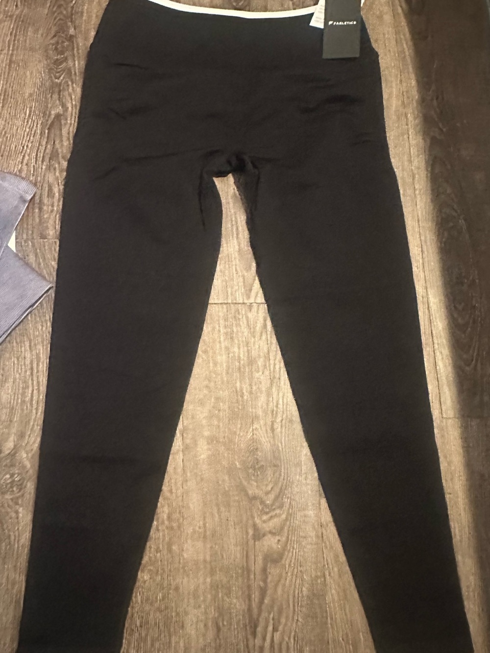NWT Fabletics Bundle 4 Pairs Women’s Leggings Size Large